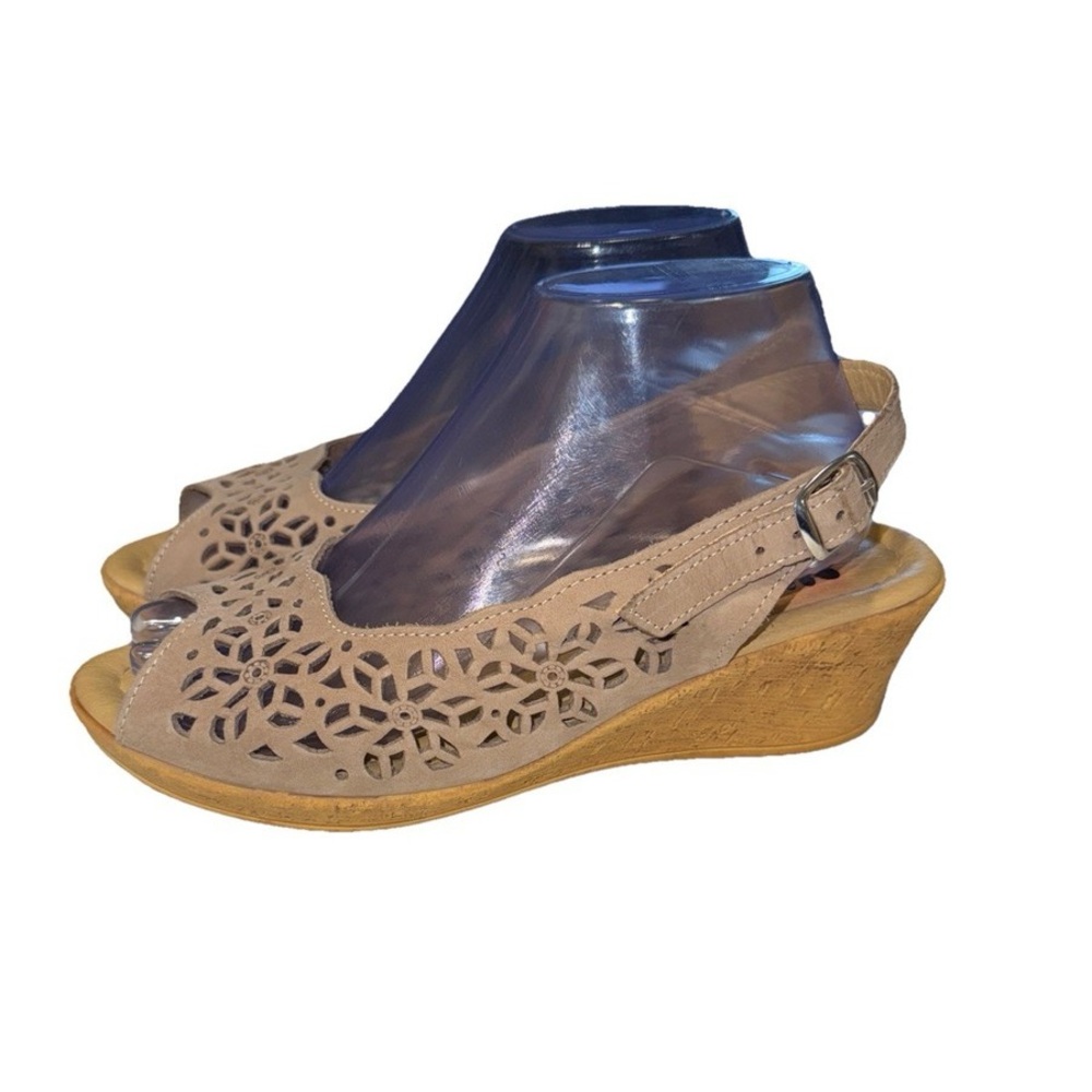 Spring Step Comfort Beige Leather Floral Cutout Slingback Open Toe Wedge Sandal - Picture 3 of 8